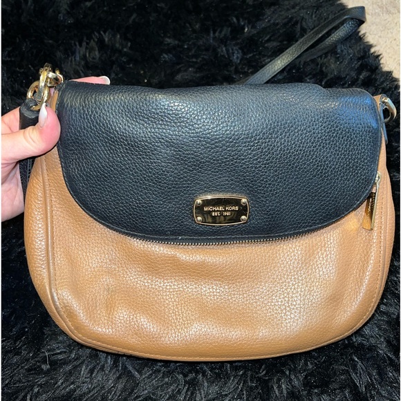 Michael Kors purse & wallet - Picture 2 of 12